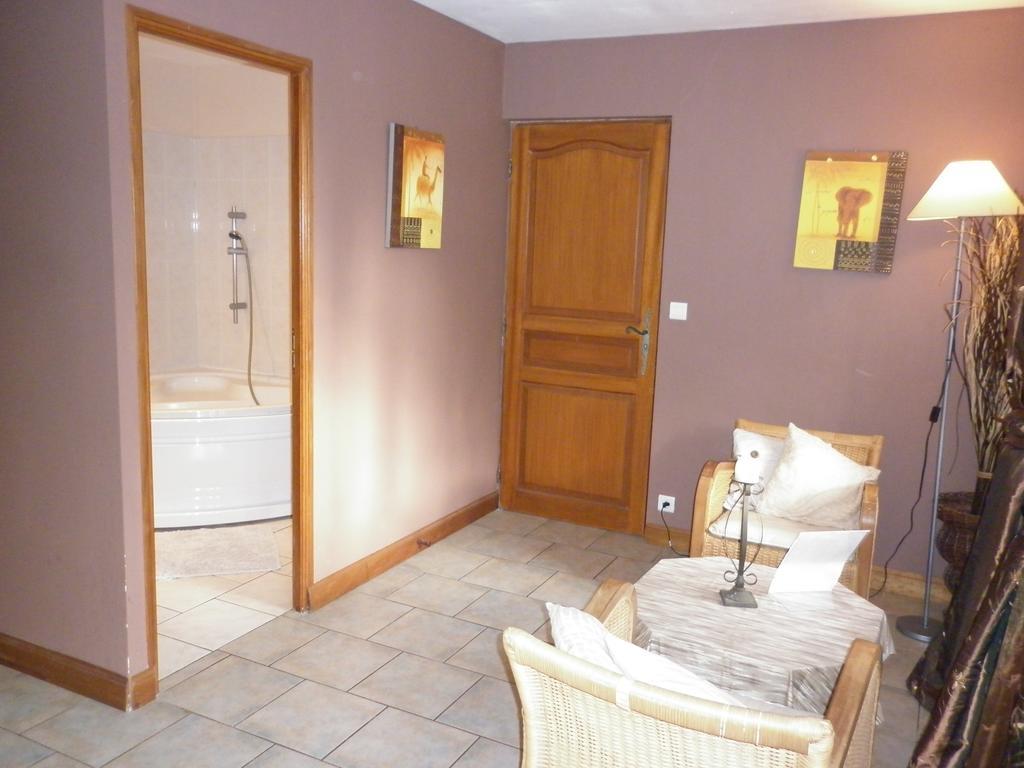 La Chartreuse Hotel Poilly-sur-Tholon Bilik gambar