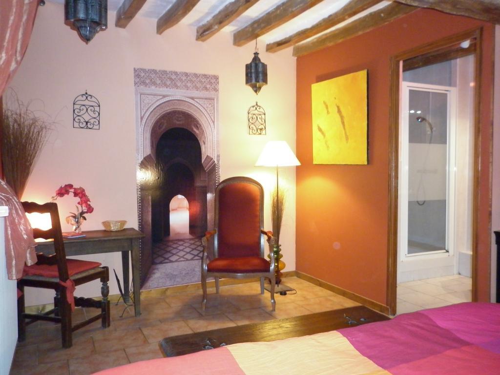 La Chartreuse Hotel Poilly-sur-Tholon Bilik gambar