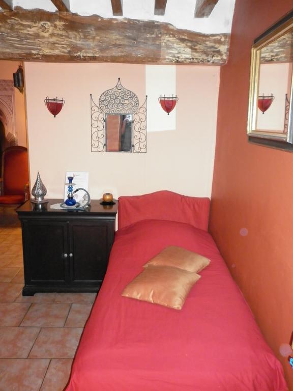 La Chartreuse Hotel Poilly-sur-Tholon Bilik gambar