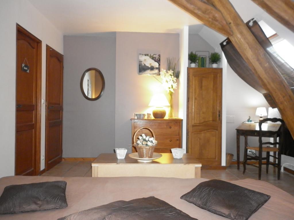 La Chartreuse Hotel Poilly-sur-Tholon Bilik gambar